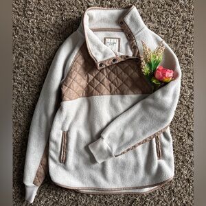 Abercrombie & Fitch White and Tan Sweater